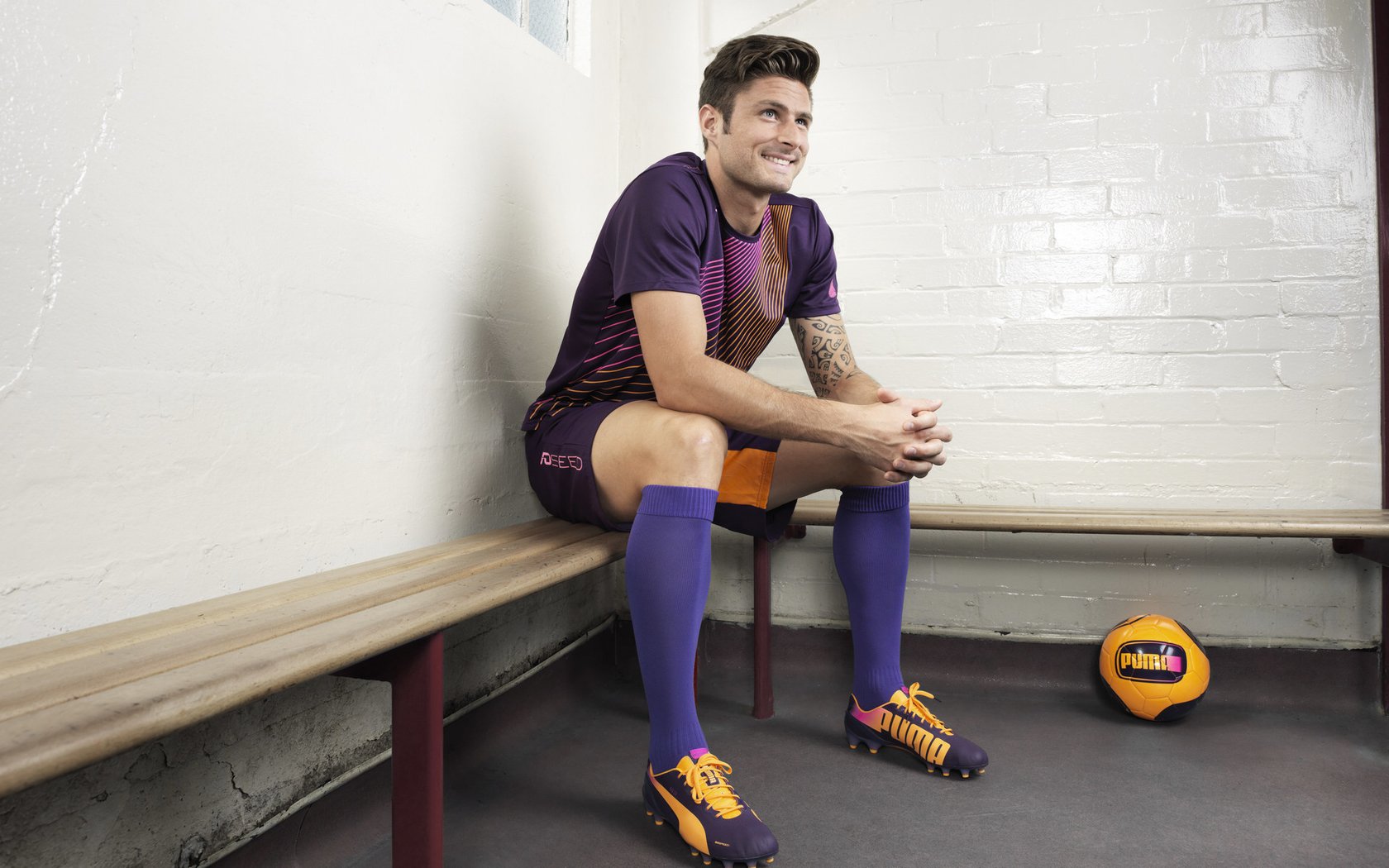 丹麦险胜委内瑞拉,布鲁诺惊艳四座,一场改变比赛走向的瞬间