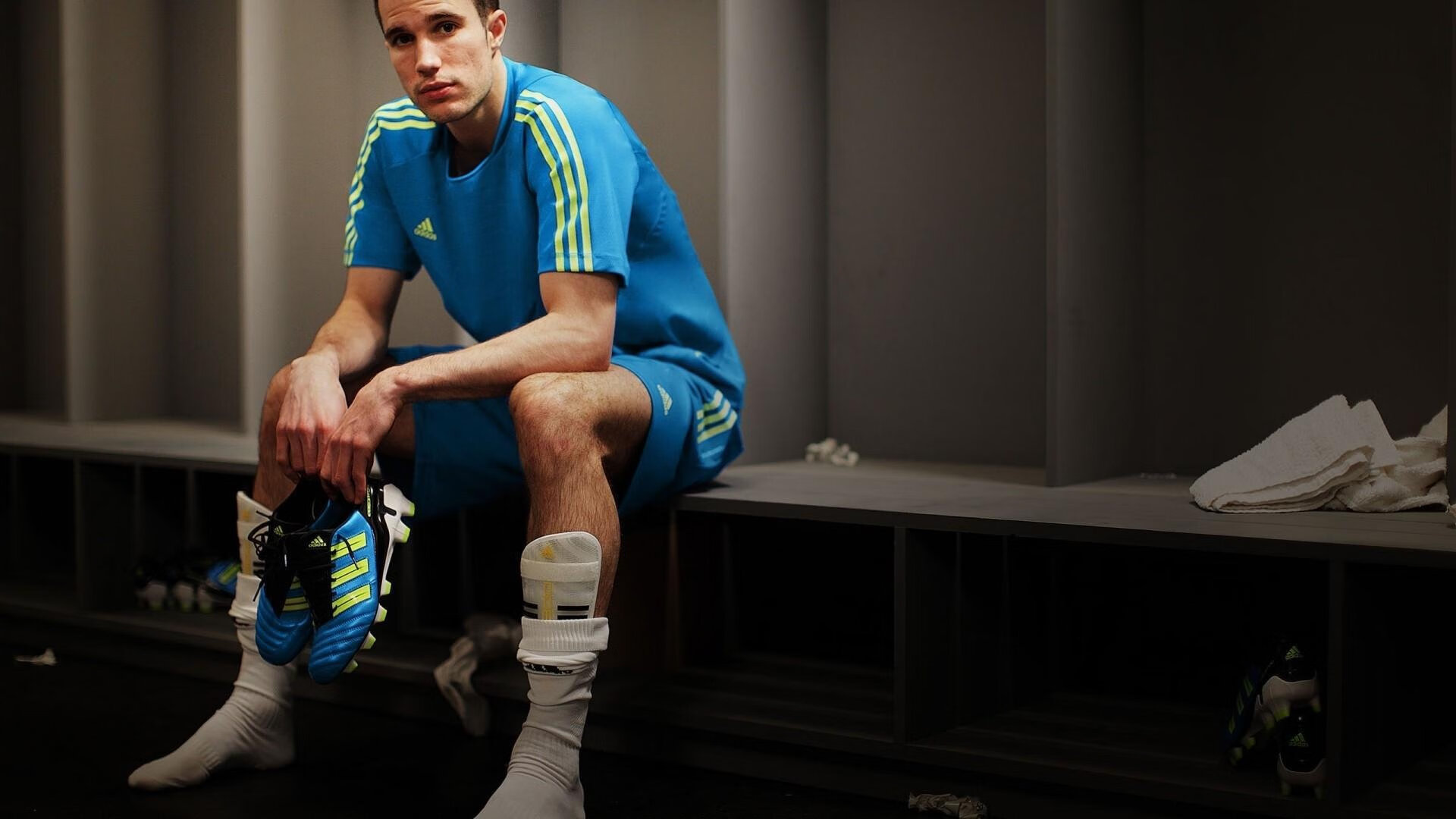 开云下载-绿茵战场的唯一法则，当伊朗的铁骑碾过哥斯达黎加，登贝莱的致命一击点燃头名之争